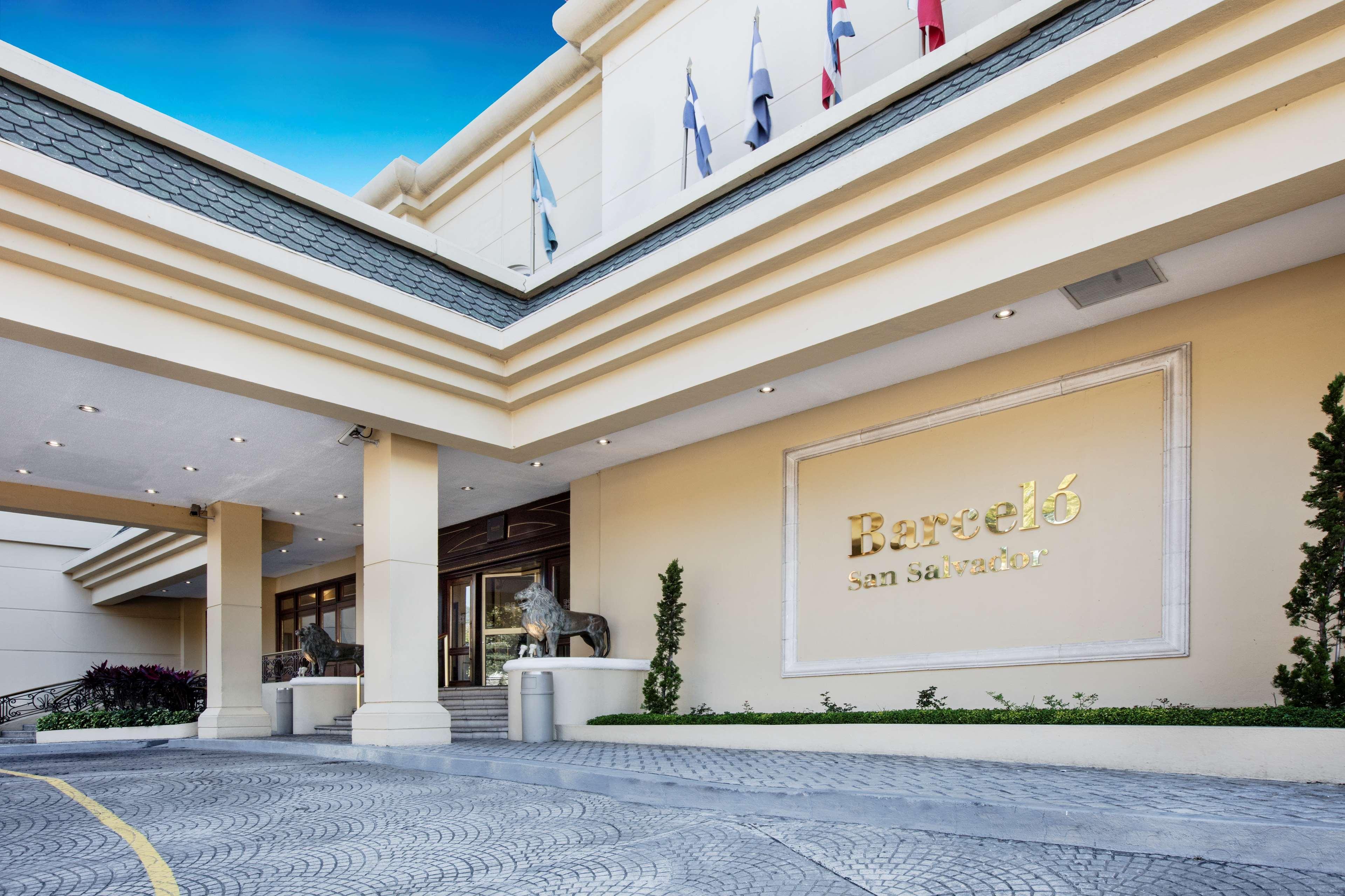 فندق بارسيلو سان سلفادور المظهر الخارجي الصورة The hotel's entrance