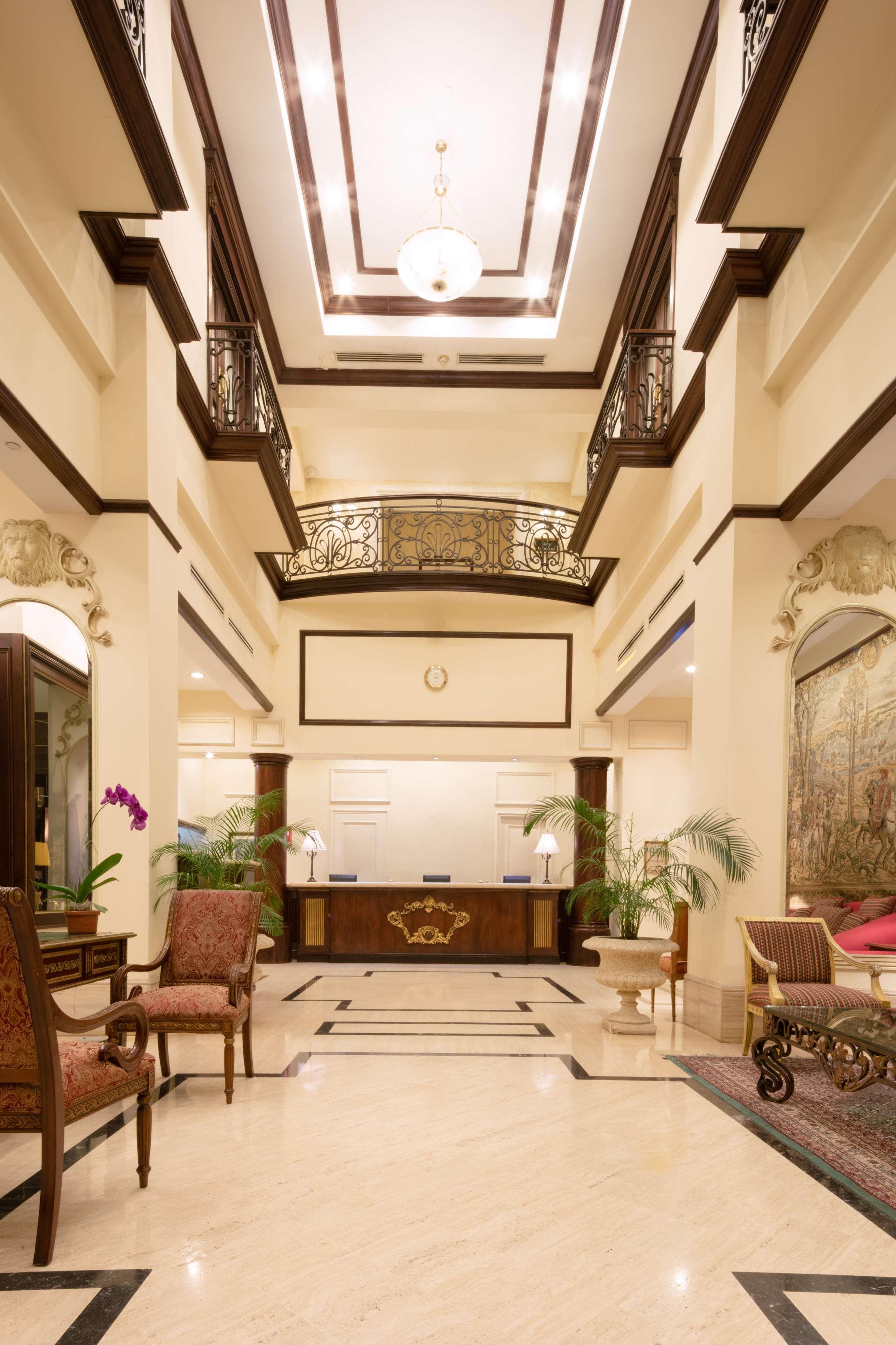 فندق بارسيلو سان سلفادور المظهر الخارجي الصورة The lobby of the hotel