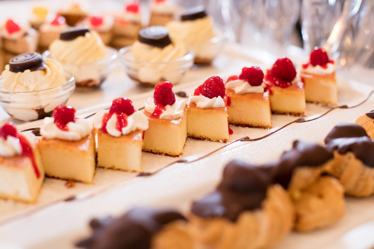 فندق بارسيلو سان سلفادور المظهر الخارجي الصورة Petit fours